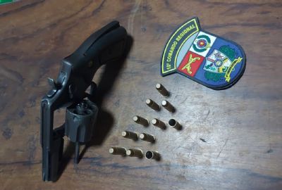 Polícia Militar prende motorista de caminhonete com arma de fogo e munições no Centro de Confresa