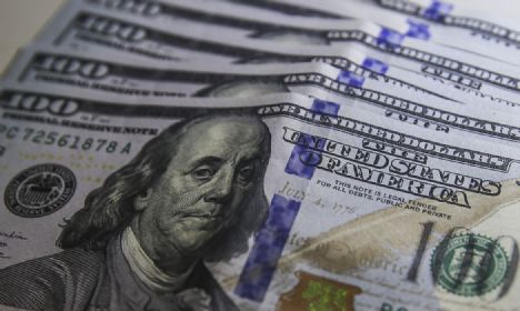 Dólar sobe para R$ 5,26 e fecha no maior valor desde fevereiro